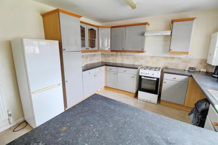 3 bedroom Terraced House to let in Crabtree, Paston, Peterborough, PE4