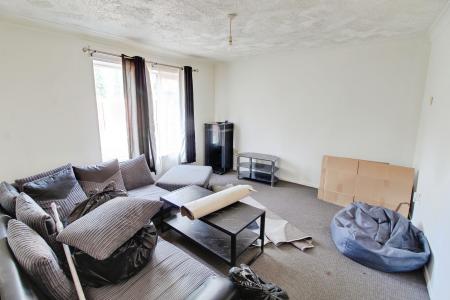 3 bedroom Terraced House to let in Crabtree, Paston, Peterborough, PE4