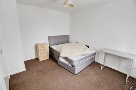 3 bedroom Terraced House to let in Crabtree, Paston, Peterborough, PE4