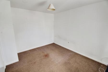 3 bedroom Terraced House to let in Crabtree, Paston, Peterborough, PE4