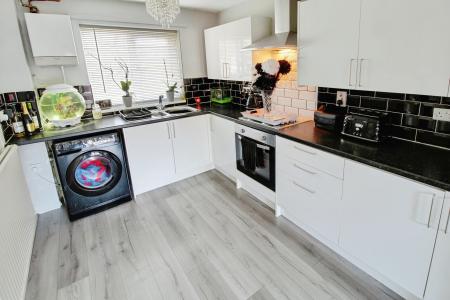 3 bedroom Terraced House to let in Appleyard, Stanground, Peterborough, PE2