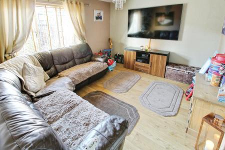 3 bedroom Terraced House to let in Appleyard, Stanground, Peterborough, PE2