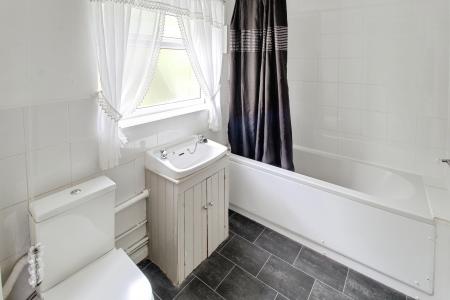 3 bedroom Terraced House to let in Appleyard, Stanground, Peterborough, PE2