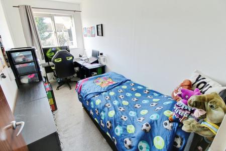 3 bedroom Terraced House to let in Appleyard, Stanground, Peterborough, PE2