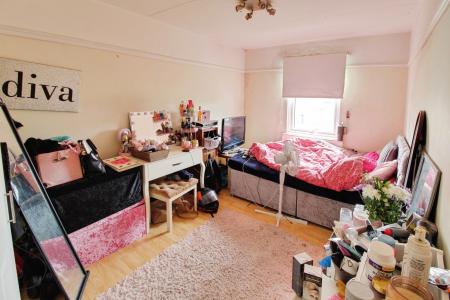 2 bedroom Flat for sale in Southwick Close, Paston, Peterborough, PE4