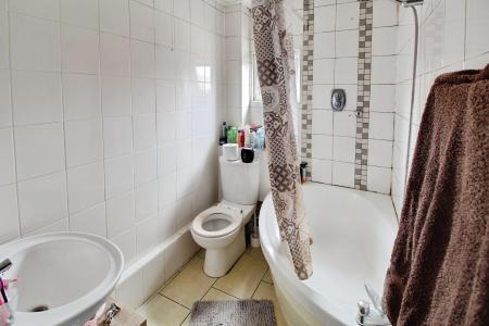 2 bedroom Flat for sale in Southwick Close, Paston, Peterborough, PE4