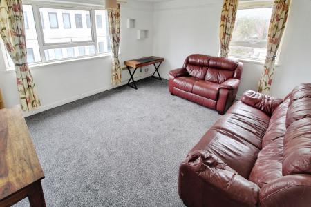 3 bedroom Flat to let in St Marys Court, Eastgate, Peterborough, PE1