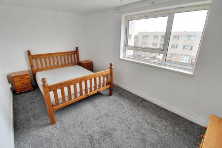 3 bedroom Flat to let in St Marys Court, Eastgate, Peterborough, PE1