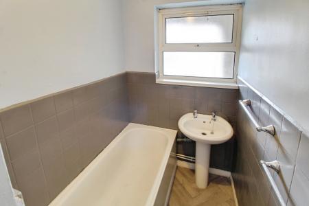 3 bedroom Flat to let in St Marys Court, Eastgate, Peterborough, PE1