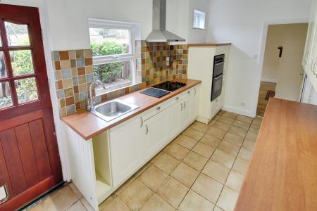 4 bedroom Semi-detached house to let in Oundle Road, Woodston, Peterborough, PE2