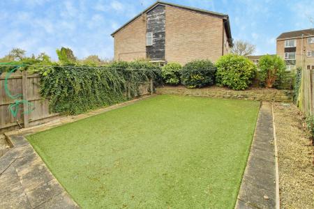 4 bedroom Semi-detached house to let in Oundle Road, Woodston, Peterborough, PE2