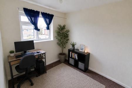 2 bedroom Flat to let in Swain Court, Woodston, Peterborough, PE2