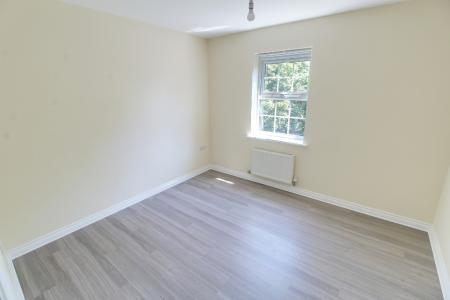 3 bedroom Flat to let in Barley Mews, Woodston, Peterborough, PE2