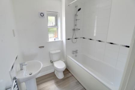 3 bedroom Flat to let in Barley Mews, Woodston, Peterborough, PE2