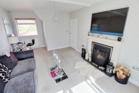 3 bedroom Semi-detached house to let in Walton Road, Peterborough, PE6