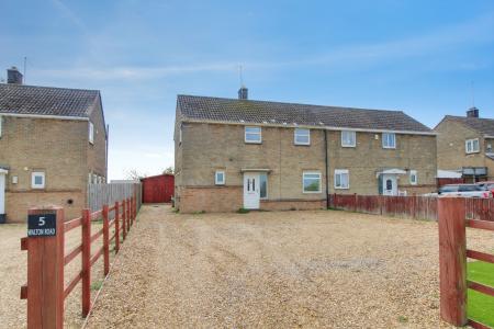 3 bedroom Semi-detached house to let in Walton Road, Peterborough, PE6