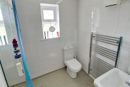 3 bedroom Semi-detached house to let in Walton Road, Peterborough, PE6