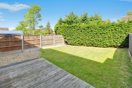 3 bedroom Semi-detached house to let in Elm Close, Yaxley, PE7