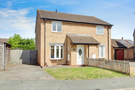 3 bedroom Semi-detached house to let in Elm Close, Yaxley, PE7