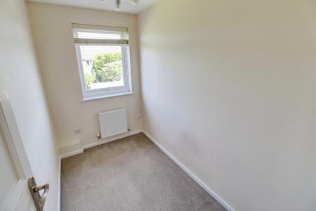 3 bedroom Semi-detached house to let in Elm Close, Yaxley, PE7