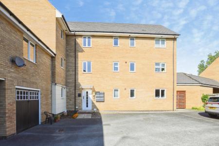 2 bedroom Flat for sale in Harn Road, Hampton Centre, Peterborough, PE7