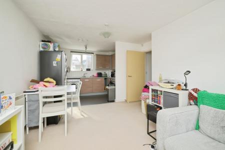 2 bedroom Flat for sale in Harn Road, Hampton Centre, Peterborough, PE7