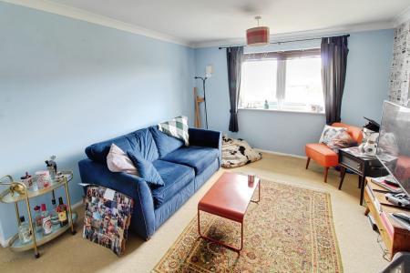 2 bedroom Flat to let in Overland Mews, Stanground, Peterborough, PE2