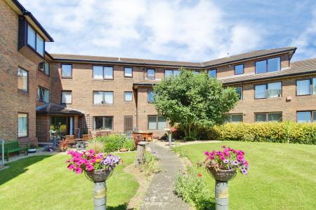 1 bedroom Flat to let in Bushfield, Orton Goldhay, Peterborough, PE2