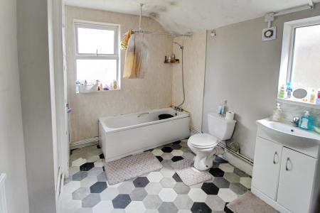 2 bedroom Terraced House for sale in Bishops Road, Eastfield, Peterborough, PE1