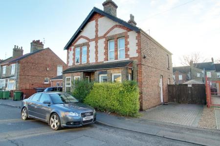 3 bedroom Semi-detached house to let in Gilpin Street, New England, Peterborough, PE1
