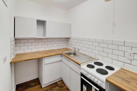 1 bedroom Flat to let in South Street, Crowland, PE6