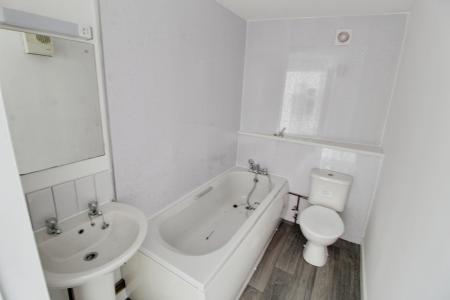 1 bedroom Flat to let in South Street, Crowland, PE6