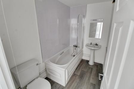 1 bedroom Flat to let in South Street, Crowland, PE6