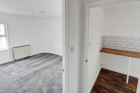 1 bedroom Flat to let in South Street, Crowland, PE6