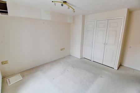 2 bedroom Flat for sale in East Water Crescent, Hampton Vale, Peterborough, PE7