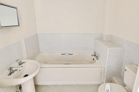 2 bedroom Flat for sale in East Water Crescent, Hampton Vale, Peterborough, PE7