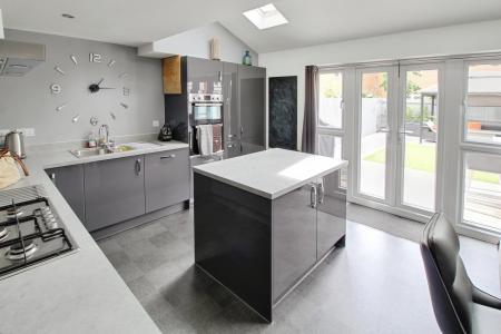 4 bedroom Terraced House for sale in Chapman Avenue, West Town, Peterborough, PE3