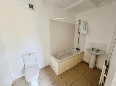 3 bedroom Terraced House for sale in Oundle Road, Woodston, Peterborough, PE2