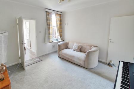 3 bedroom Terraced House to let in Harris Street, Millfield, Peterborough, PE1