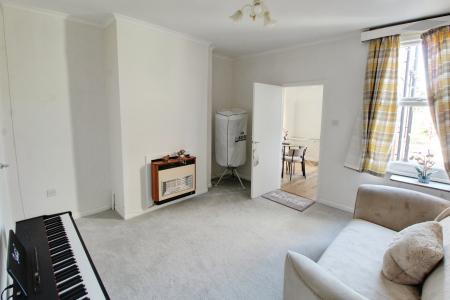 3 bedroom Terraced House to let in Harris Street, Millfield, Peterborough, PE1