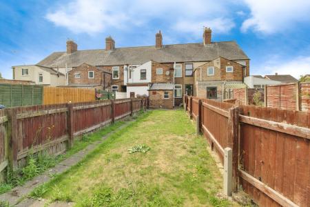 2 bedroom Terraced House to let in Crossway Hand, Whittlesey, PE7