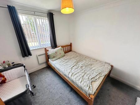 2 bedroom Flat to let in Fellowes Road, Fletton, Peterborough, PE2