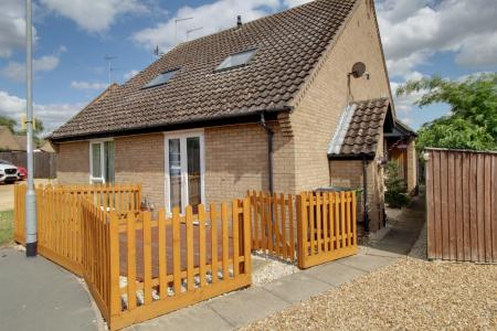 1 bedroom Terraced House to let in Delapre Court, Peterborough, PE6