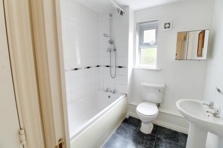 3 bedroom Flat to let in Barley Mews, Woodston, Peterborough, PE2