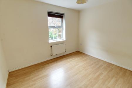 3 bedroom Flat to let in Barley Mews, Woodston, Peterborough, PE2