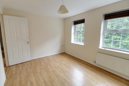 3 bedroom Flat to let in Barley Mews, Woodston, Peterborough, PE2