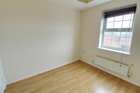 3 bedroom Flat to let in Barley Mews, Woodston, Peterborough, PE2