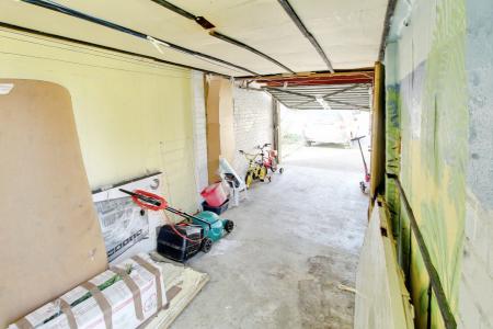 3 bedroom End of terrace house to let in Middleton, South Bretton, Peterborough, PE3
