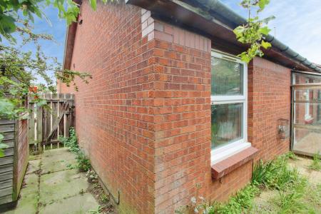 2 bedroom Bungalow for sale in Middle Pastures, Werrington, Peterborough, PE4