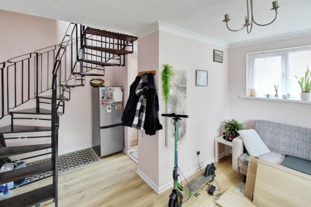1 bedroom Detached house to let in Willoughby Court, Dogsthorpe, Peterborough, PE1